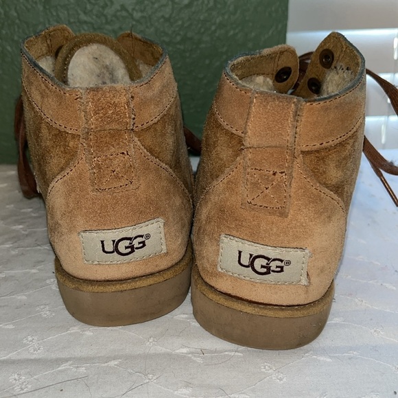 UGG short ankle boots • Sherpa lining • camel shade of brown - Picture 2 of 6